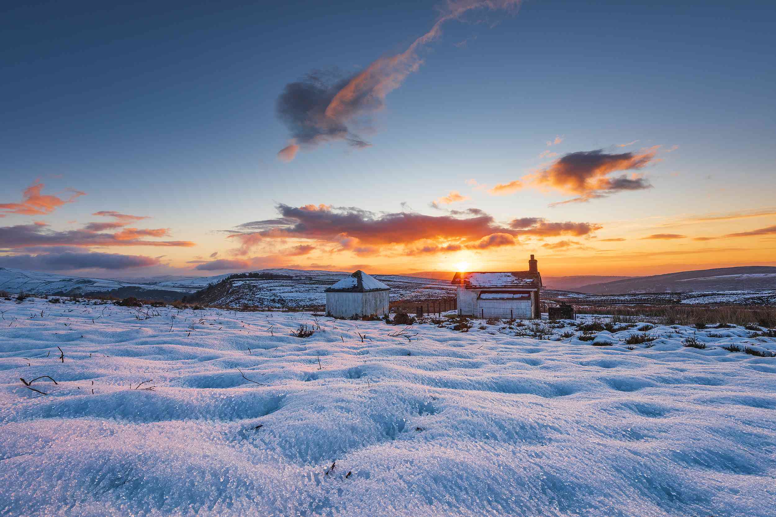 4 snowy winter day trips by train: Peak District & more