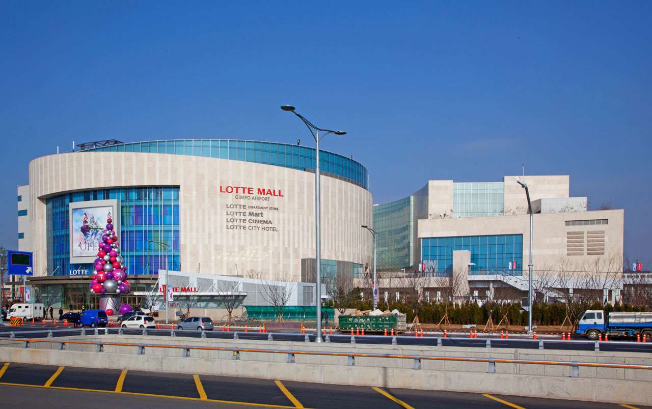 金浦国際空港の2大ショッピングエリア