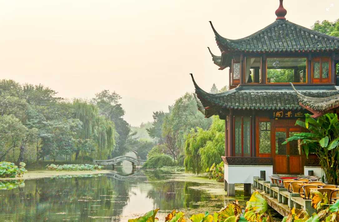 Hangzhou: The Lake and Tea Honeymoon