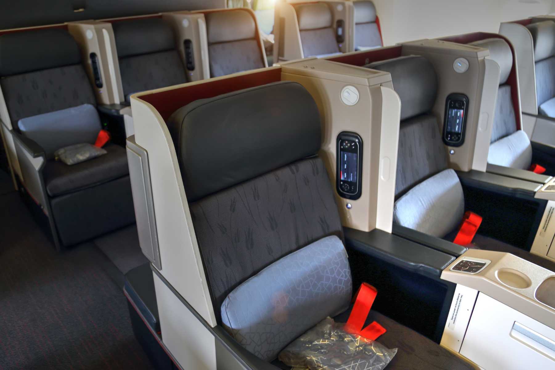 Business Class vs First Class Seat