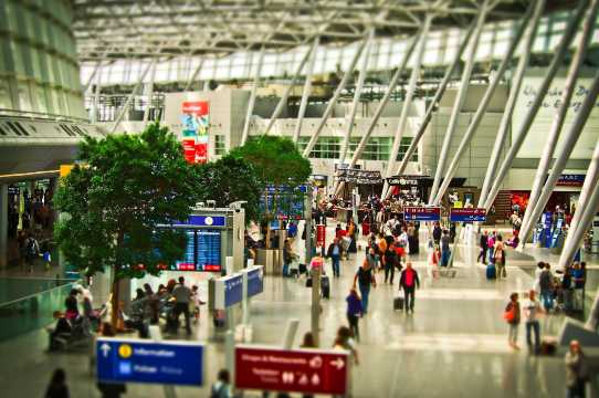 空港の乗り継ぎでよく見る英語フレーズ