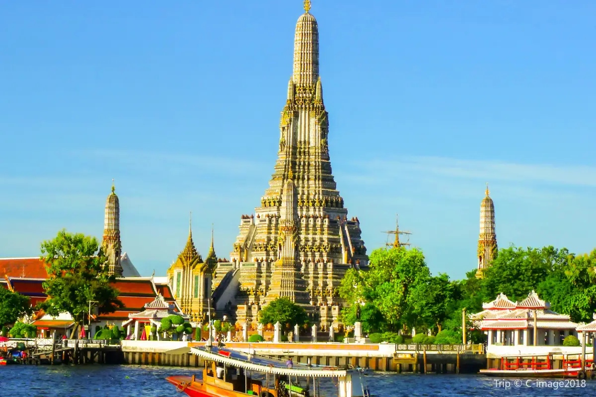 Wat Arun (Temple of Dawn)
