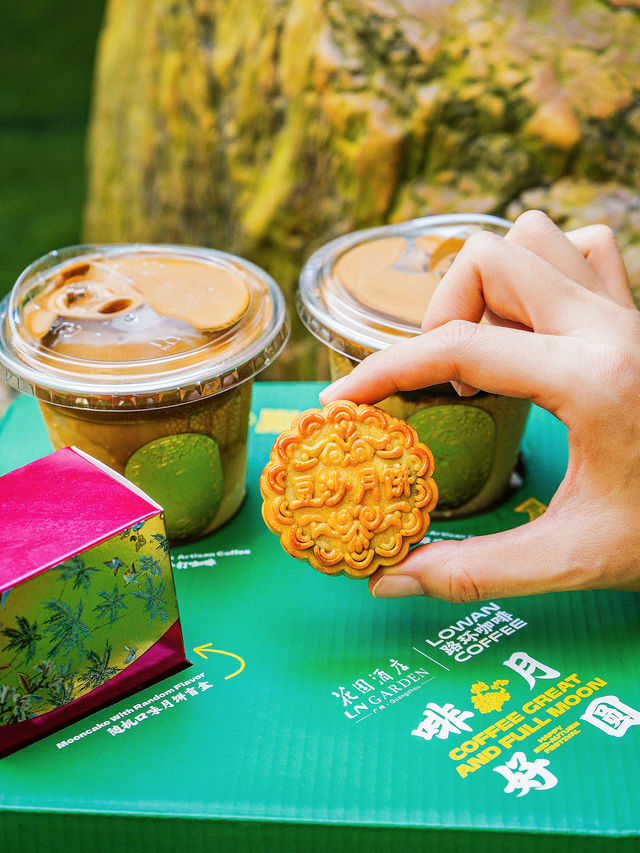 5. Kue Bulan Kanton: Tradisi Manis dari Guangzhou
