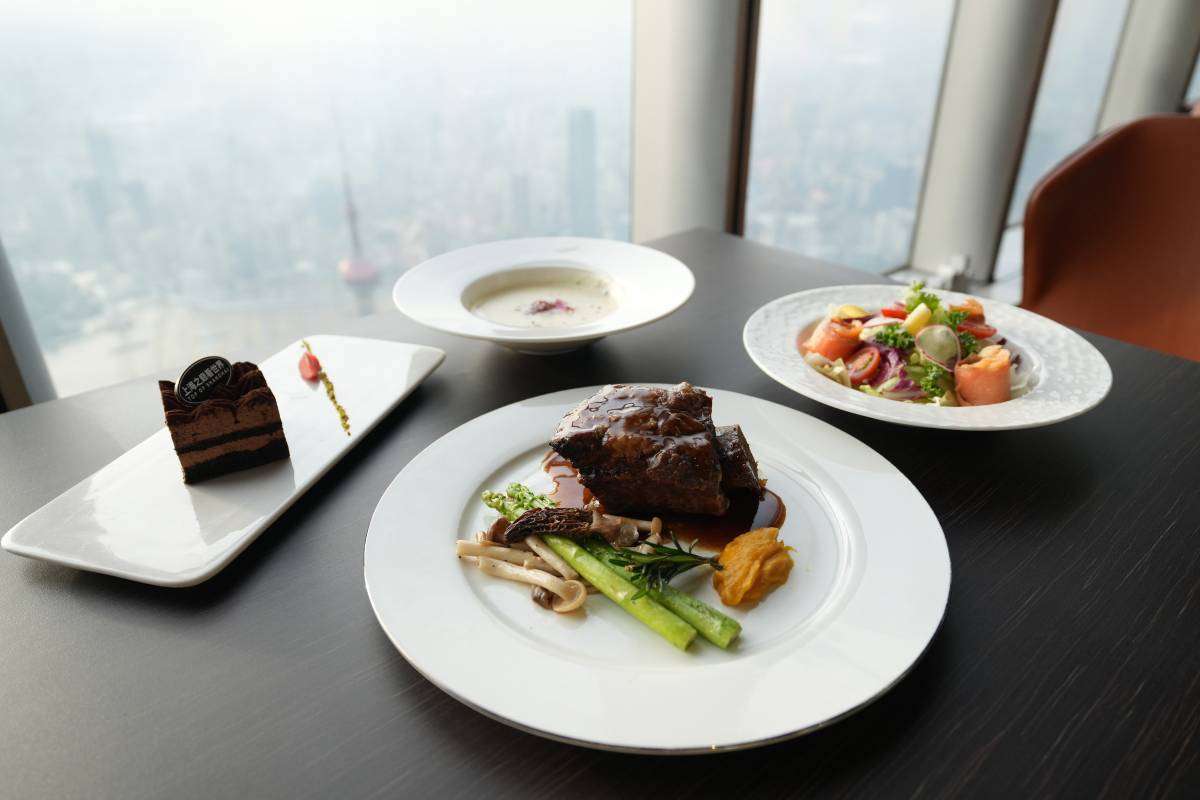 مطاعم برج شنغهاي