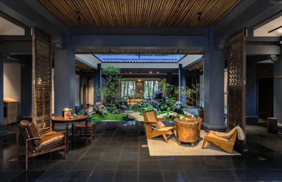 Treehouse Hotels at Huangshan: Cloud Forest Mountain Tree House Resorts