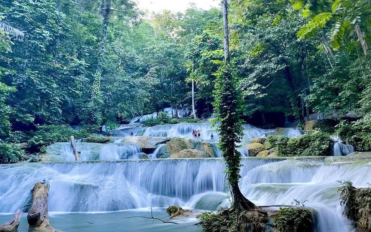 air terjun moramo