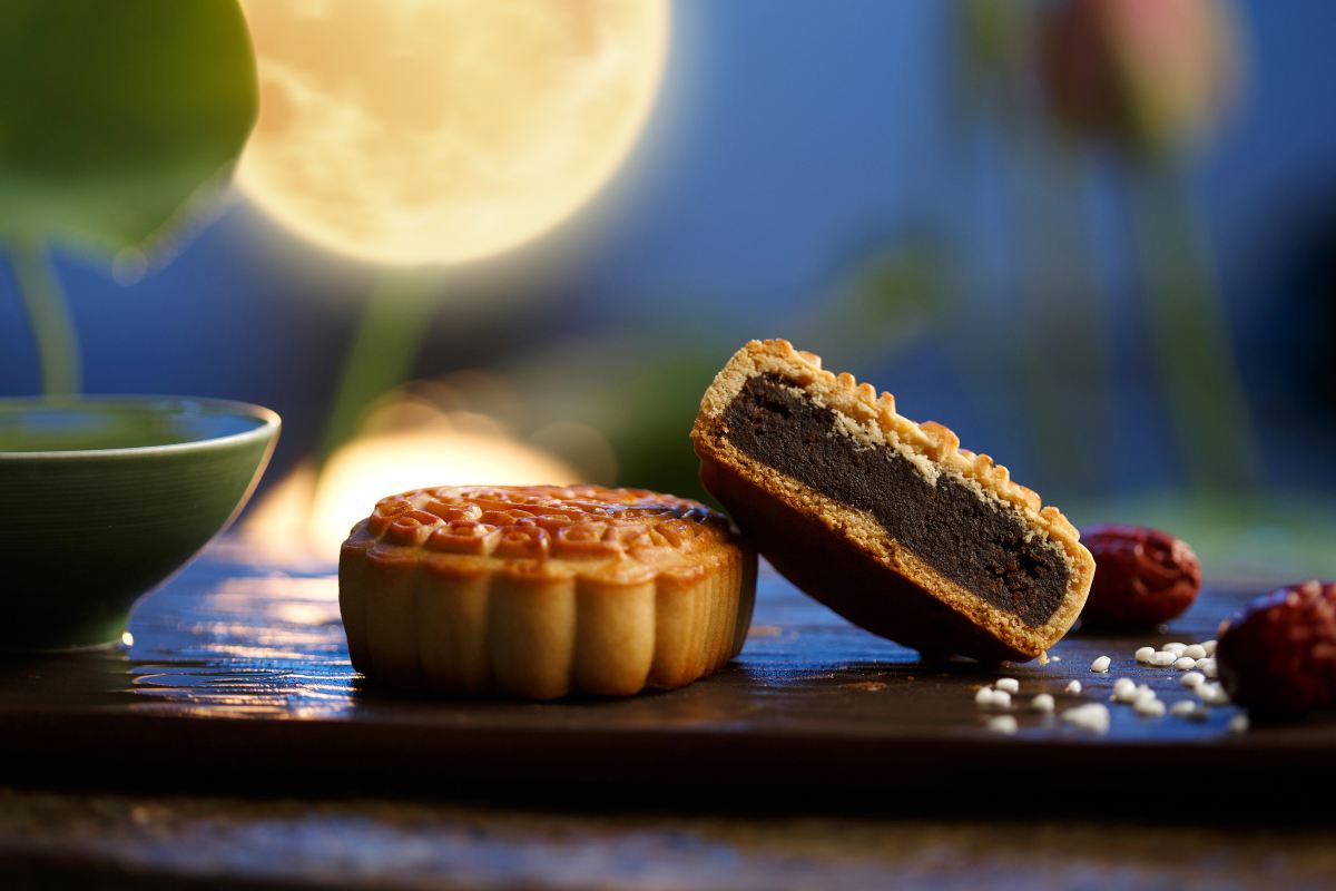 中秋節（旧暦8月15日：Zhōngqiūjié／ジョンチウジエ）