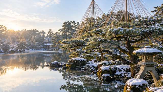 4 金沢で雪吊りと冬の味覚を味わう