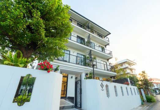 チャーン・プアク門ナイトマーケット周辺の人気ホテル