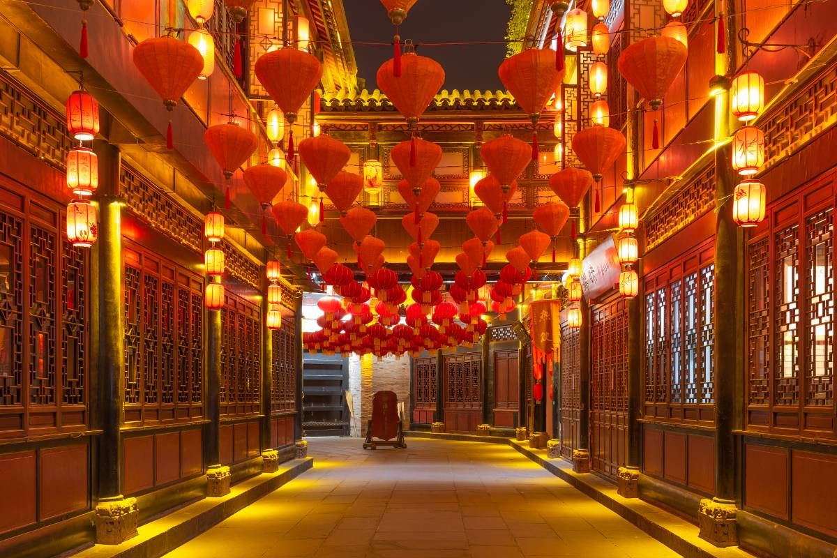 8. Celebrate the Lantern Festival at Wuhou Shrine