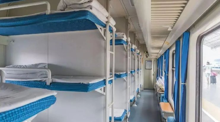 Ordinary Train: Hard Sleeper