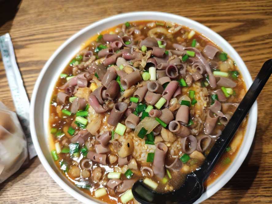 海腸撈飯（ユムシのぶっかけご飯）