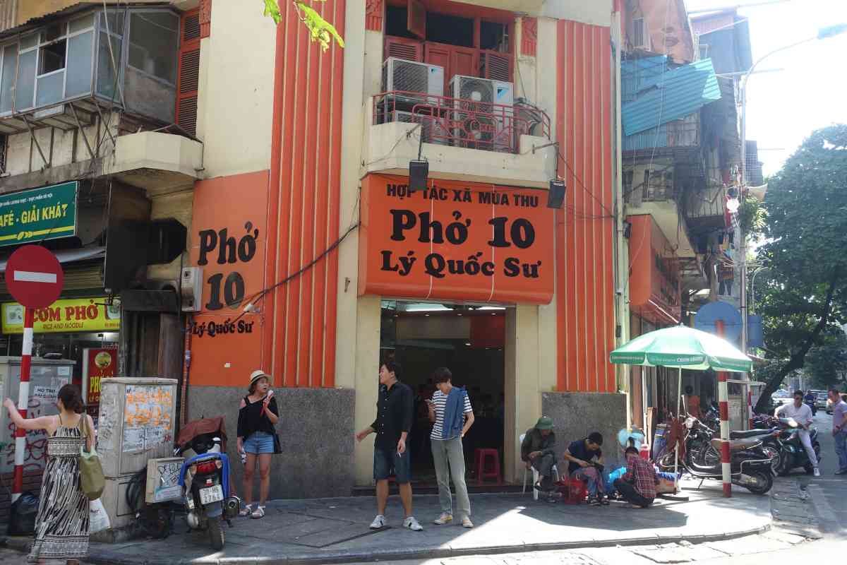 ร้านเฝอเวียดนาม Phở 10 Lý Quốc Sư
