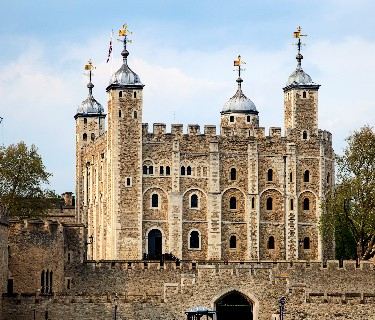 The Tower of London by Train: Everything You Need to Know