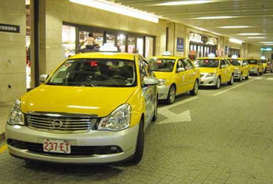 Taxi dall'aeroporto di Taipei al centro città