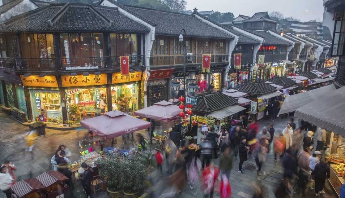 Coba Kuliner Lokal, Bukan Hanya Restoran di Area Wisata