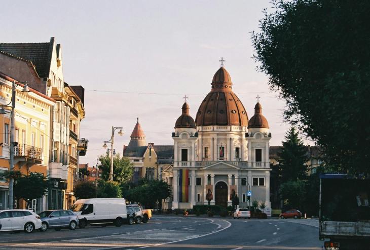 How Much does it Cost for Flights when Traveling to Romania?