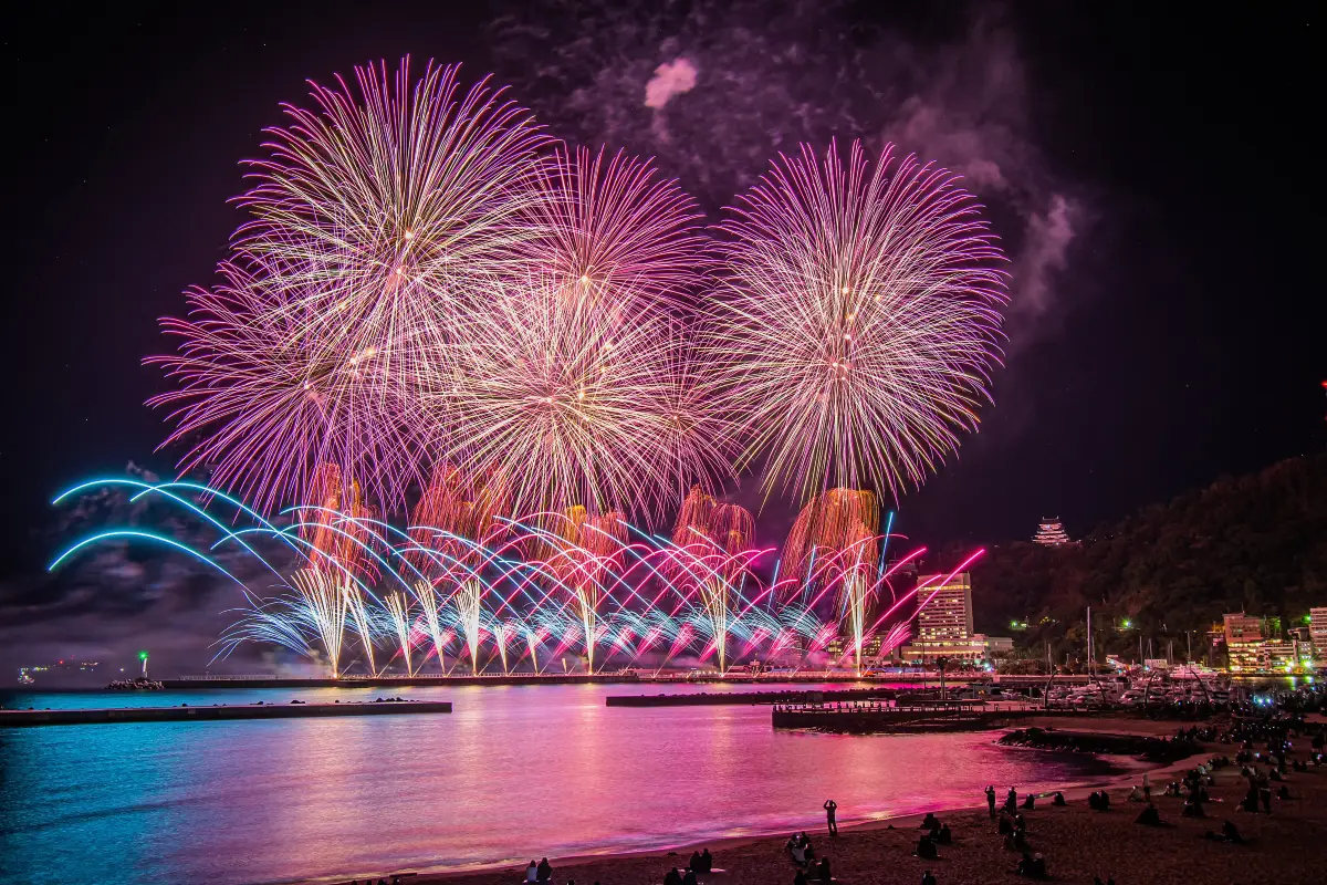 熱海海上花火大会（静岡県）