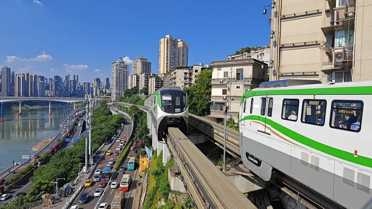 重庆机场:地铁
