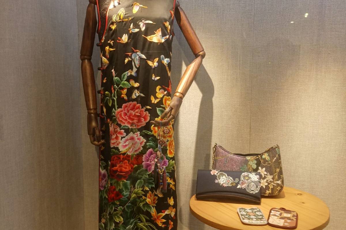 2. Xiguan Embroidery – Jahitan Tradisional
