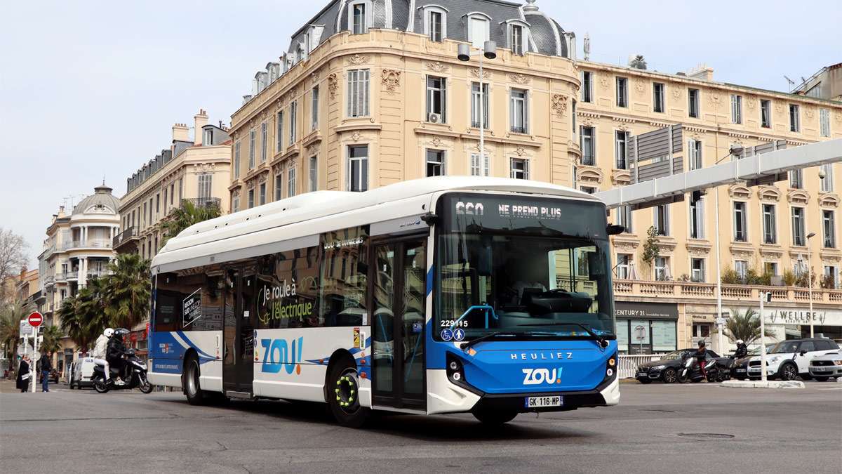 Zou! Bus 600