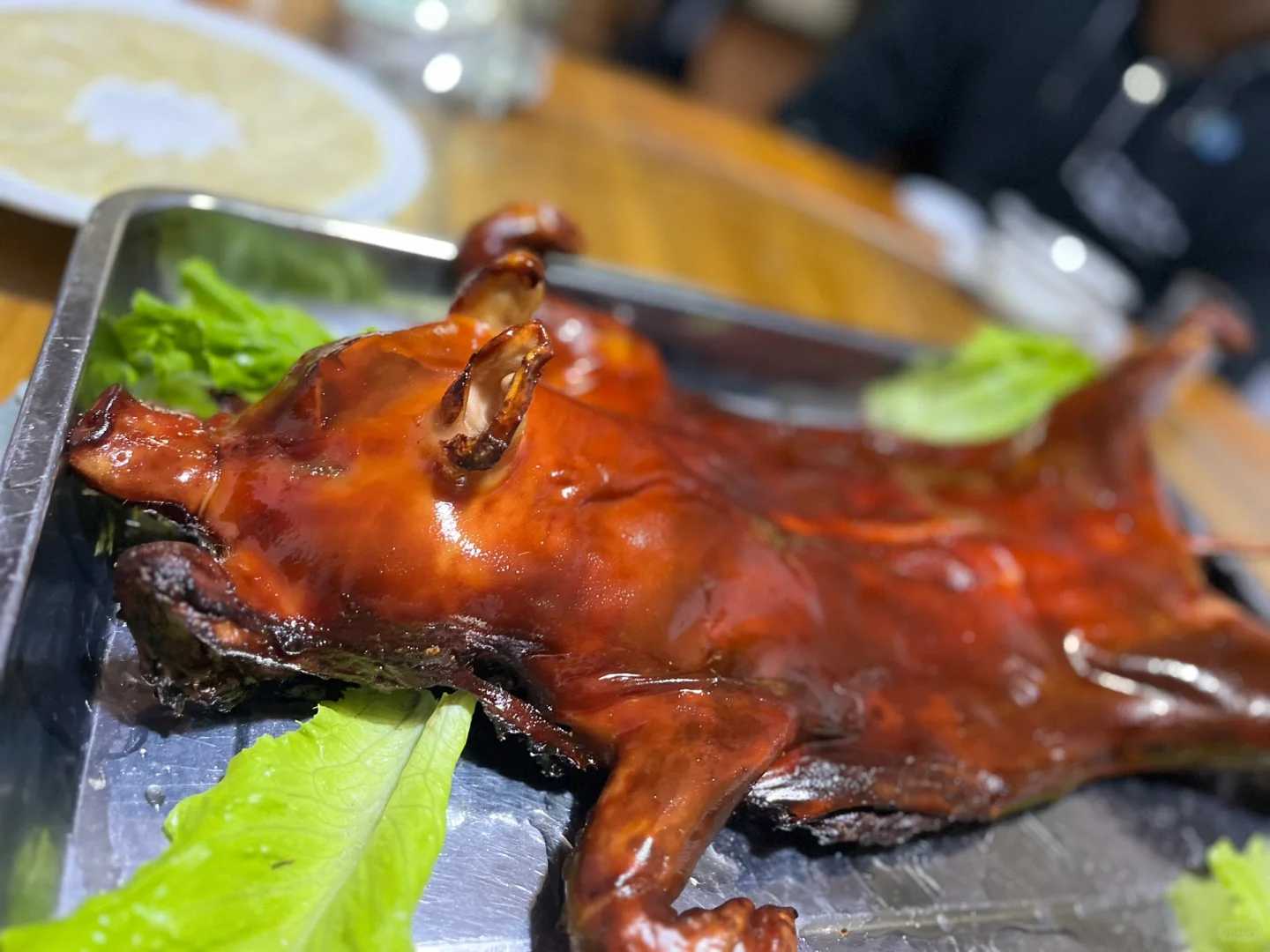 烤乳猪（チャーシュー風豚の丸焼き）