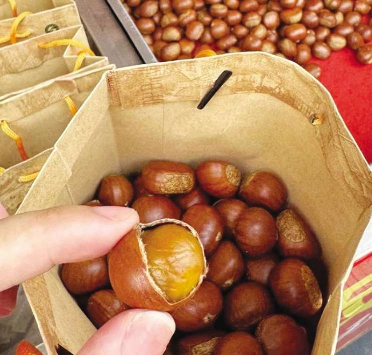 Crispy & Light: Halal Roasted Chestnuts 🍘