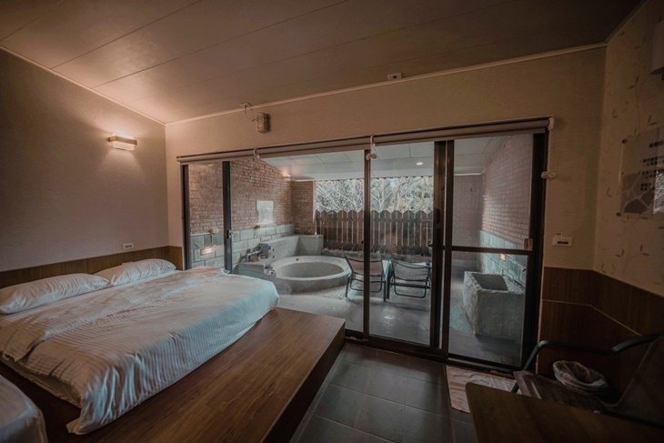 新竹溫泉 | 石上湯屋渡假村