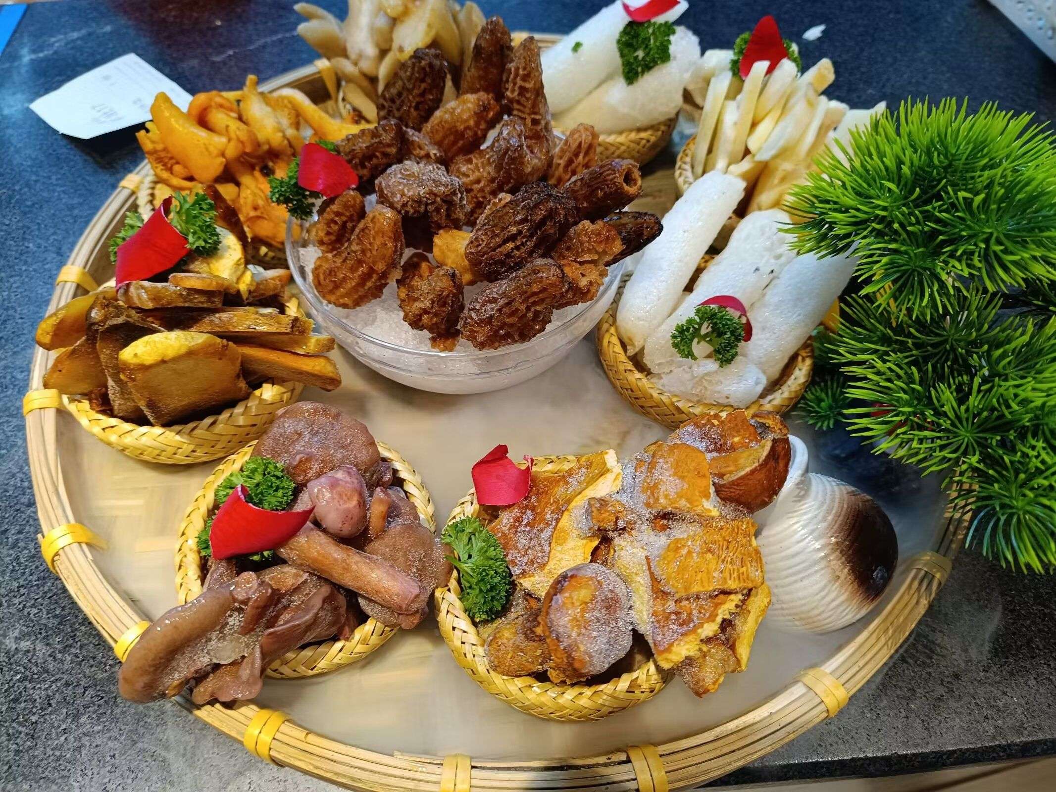 菌彩野生菌火鍋