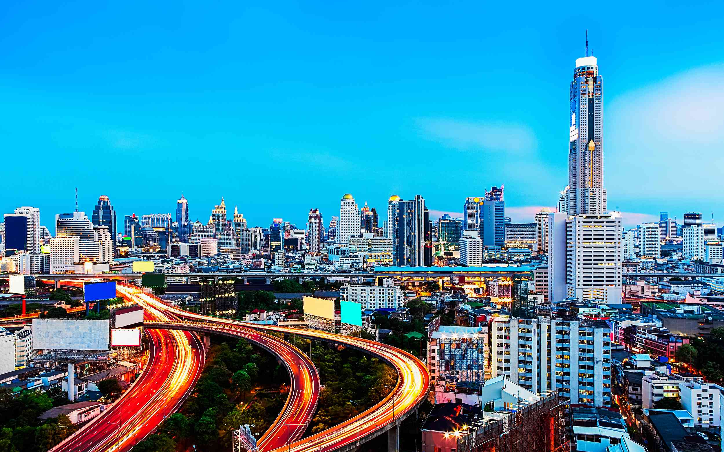 Silom / Sathorn: Geschäftsviertel und urbane Skyline