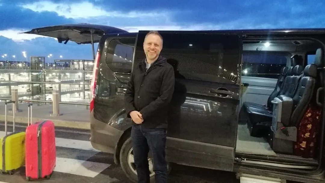 How to Track Your Trip.com Airport Transfer Driver