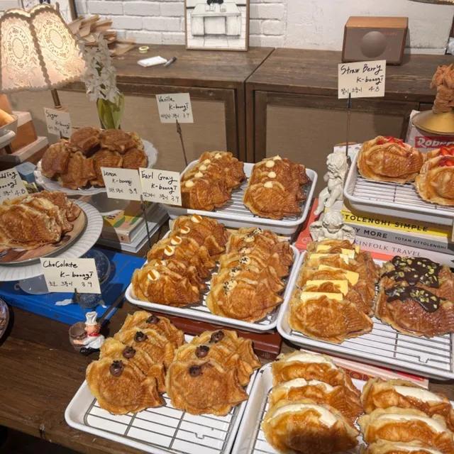 1. クロワッサンたい焼き（크로와상붕어빵）