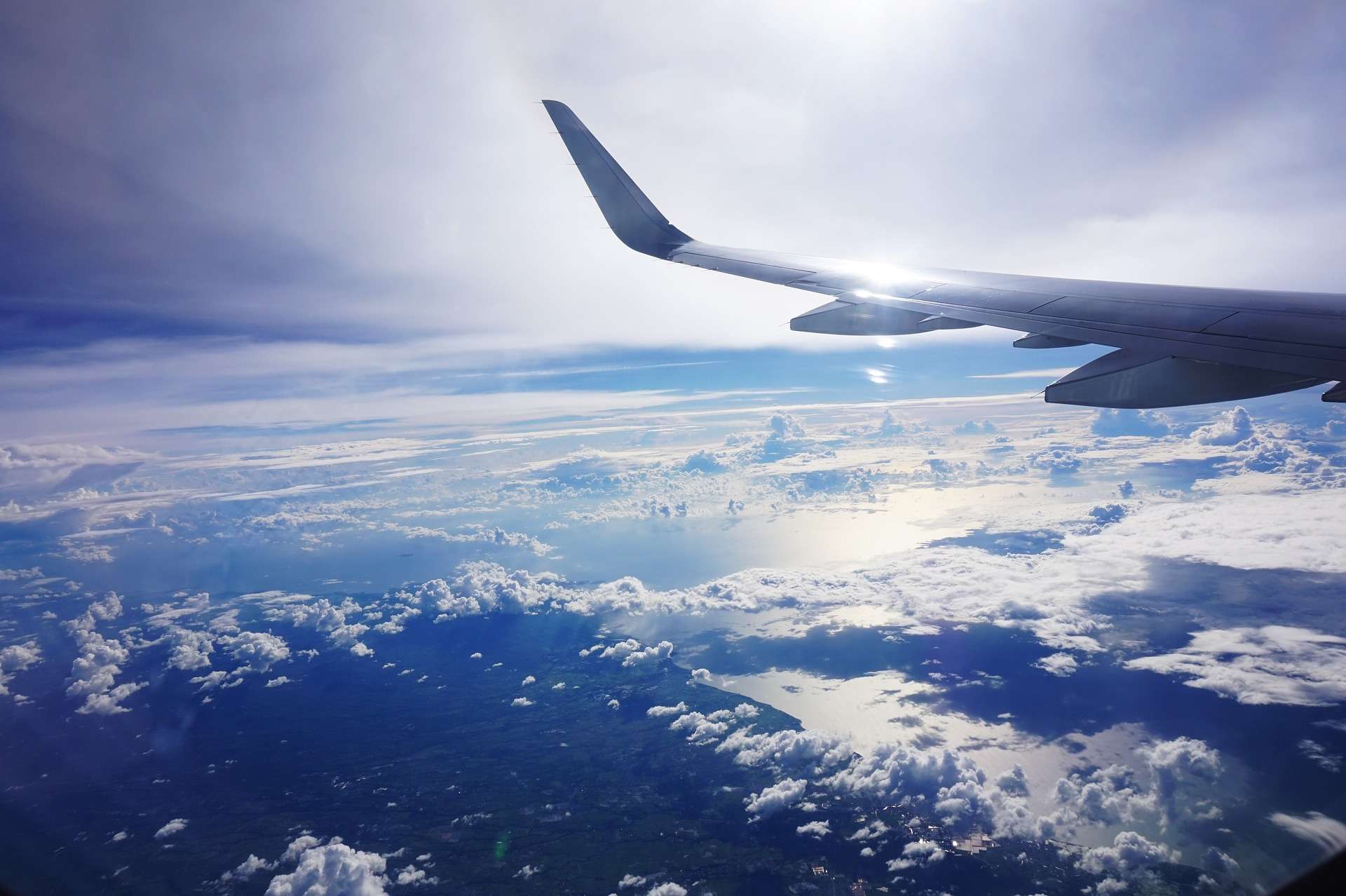 日本から香港国際空港行きの飛行機一覧