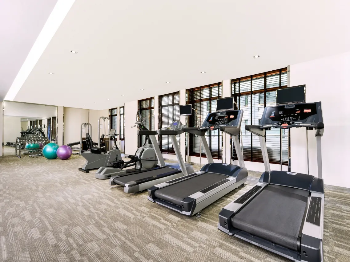 gym Central Point Chidlom
