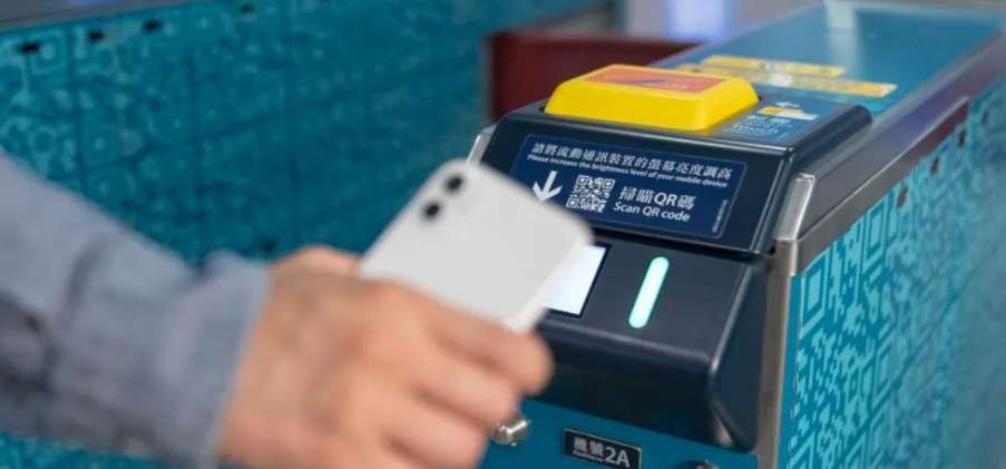 Can You Leave HK Airport During a Layover?