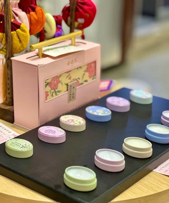 謝馥春の化粧品