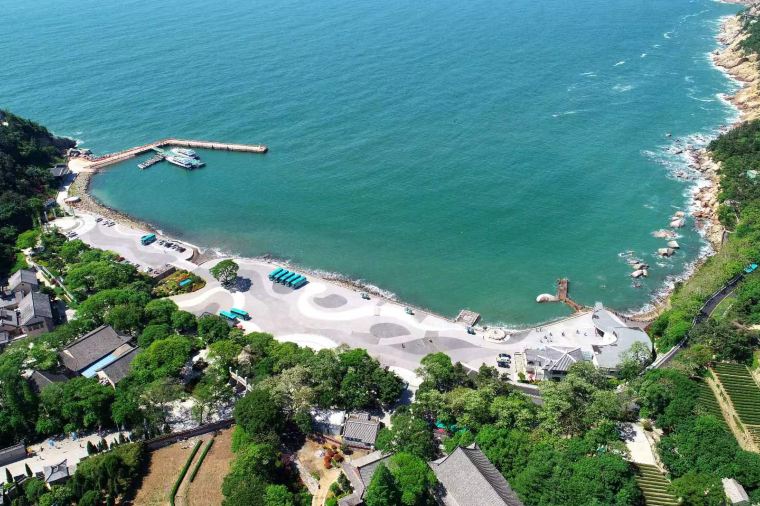 Laoshan Scenic Area (hiking & Taoist temples)