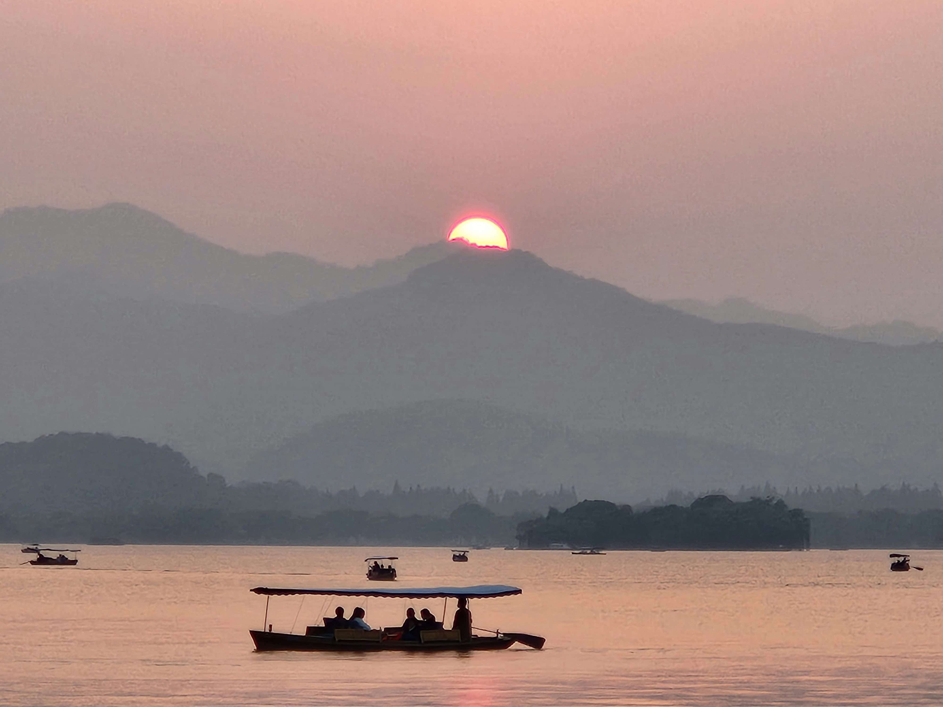 Чем занятся на озере Сиху в Ханчжоу
