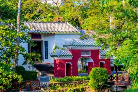 Five Figures' Temple