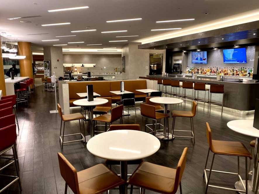 アドミラルズ・クラブ（Admirals Club）