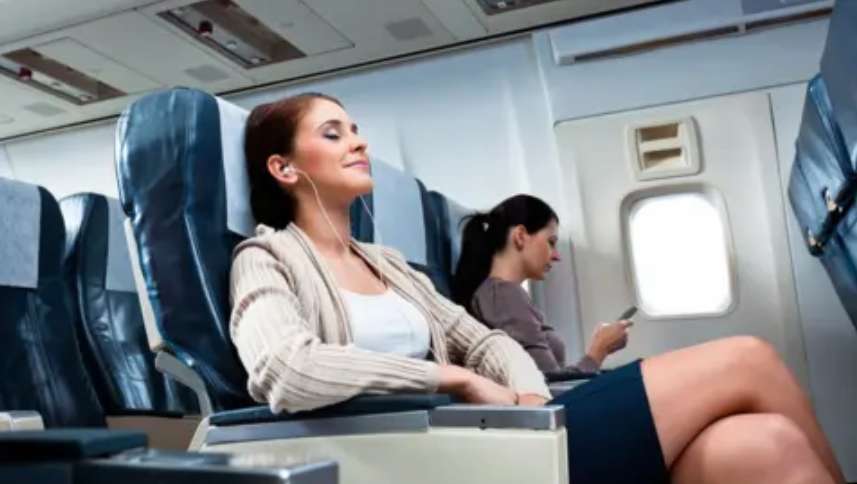 Best Seats to Select on a Plane