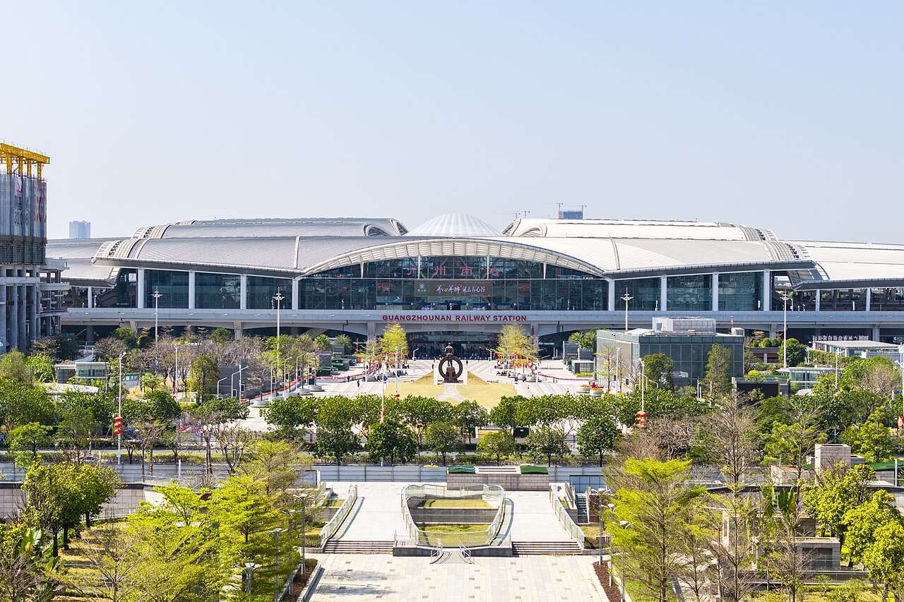 Bahnhof Guangzhou Süd (Guangzhou South Railway Station)