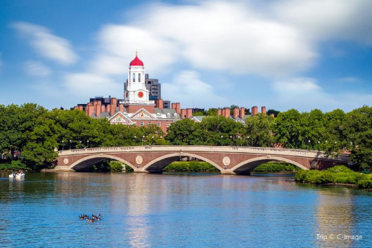 Boston Travel Guide: Photos of Harvard University
