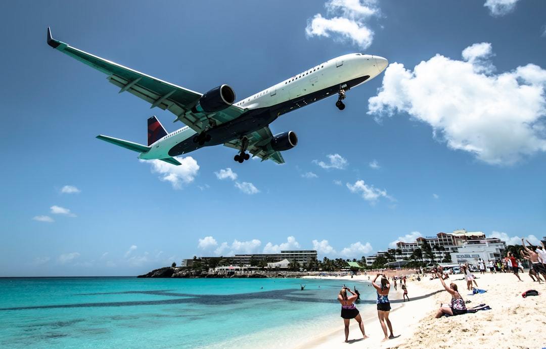 航空券が安くなるタイミングを把握してお得な旅を！