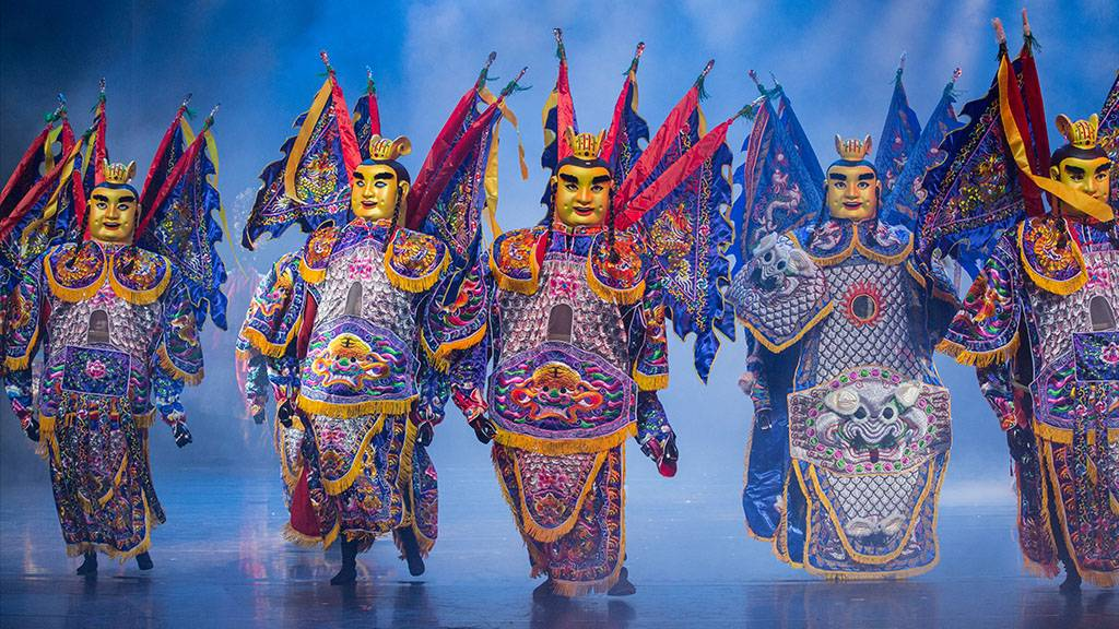 10. Enjoy a Traditional Performance at Kunming Theatre