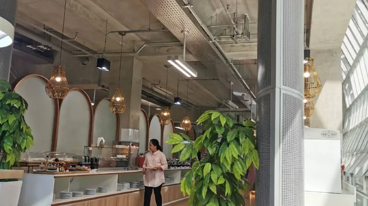 3.ラウンジでリラックス
