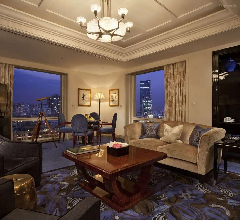  The Peninsula Shanghai