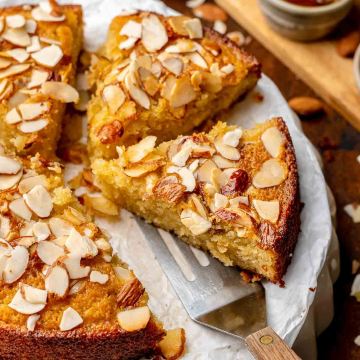 Kue Almond
