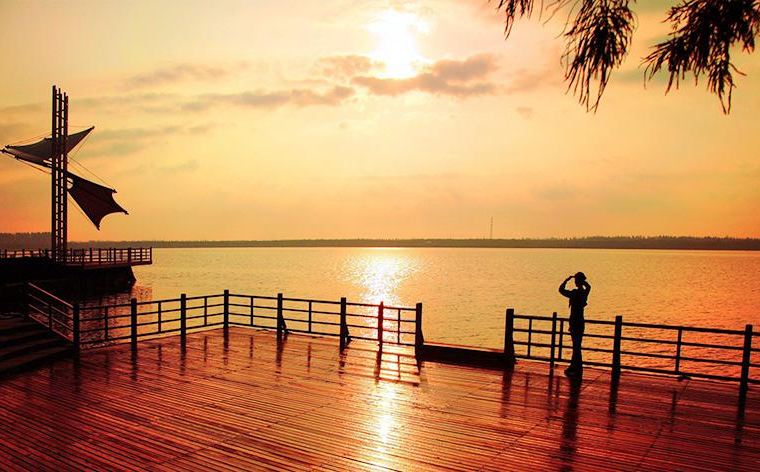 Xisha Mingzhu Lake Park