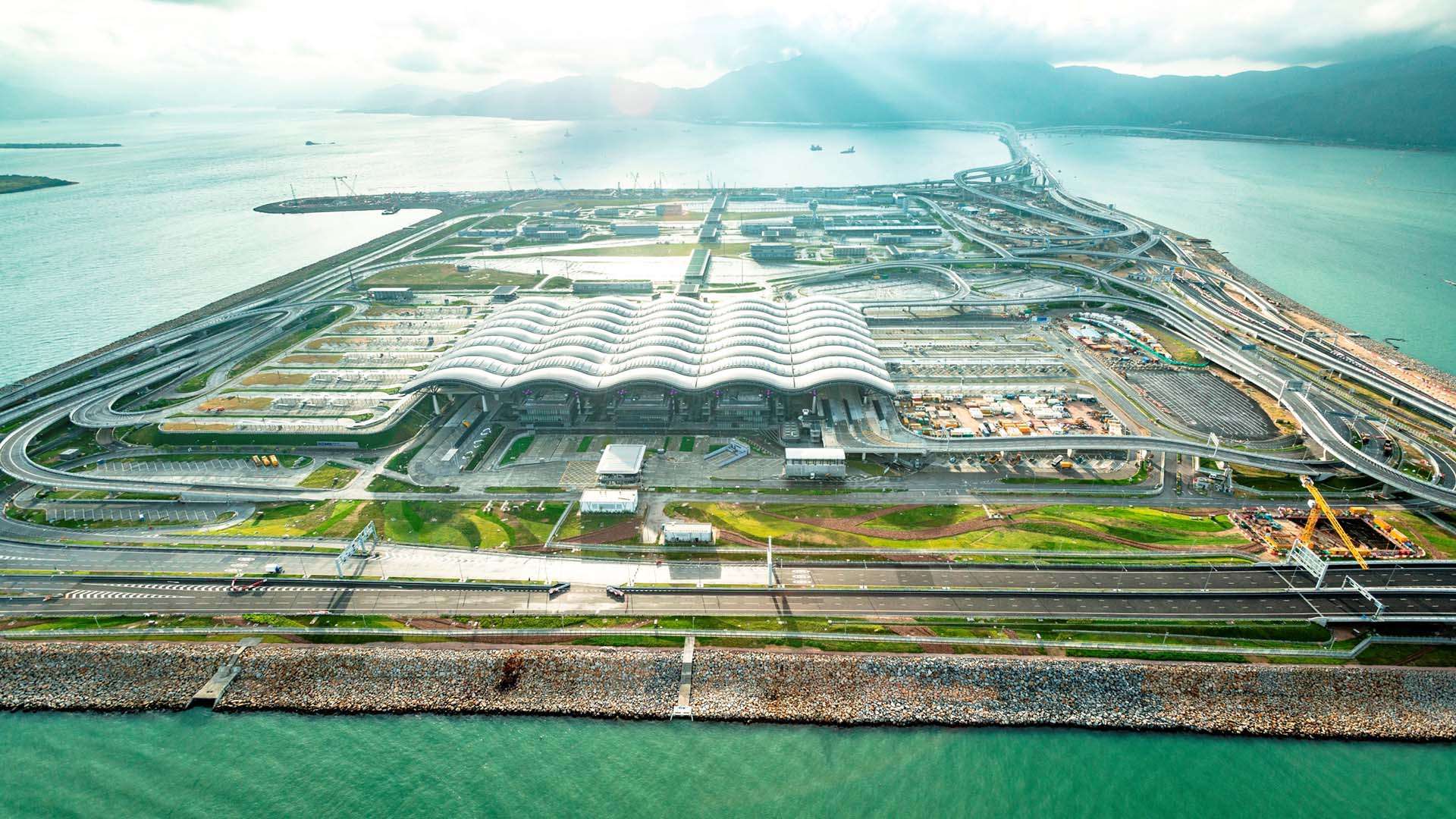 Keuntungan Menggunakan Golden Bus